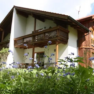 ferienhauser-in-der-waldperle.com-bavaria.com/